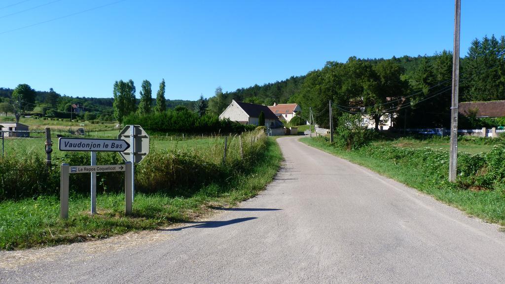 Le Repos Coquelicot Bed and Breakfast Montillot Exteriör bild